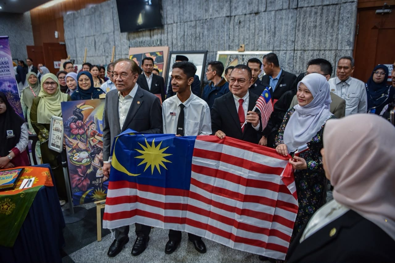 Kejayaan Pasukan Kementerian Pendidikan di Tokyo, Jepun Dalam Pertandingan The 27th International High School Arts Festival Awards Ceremony (IFAC)