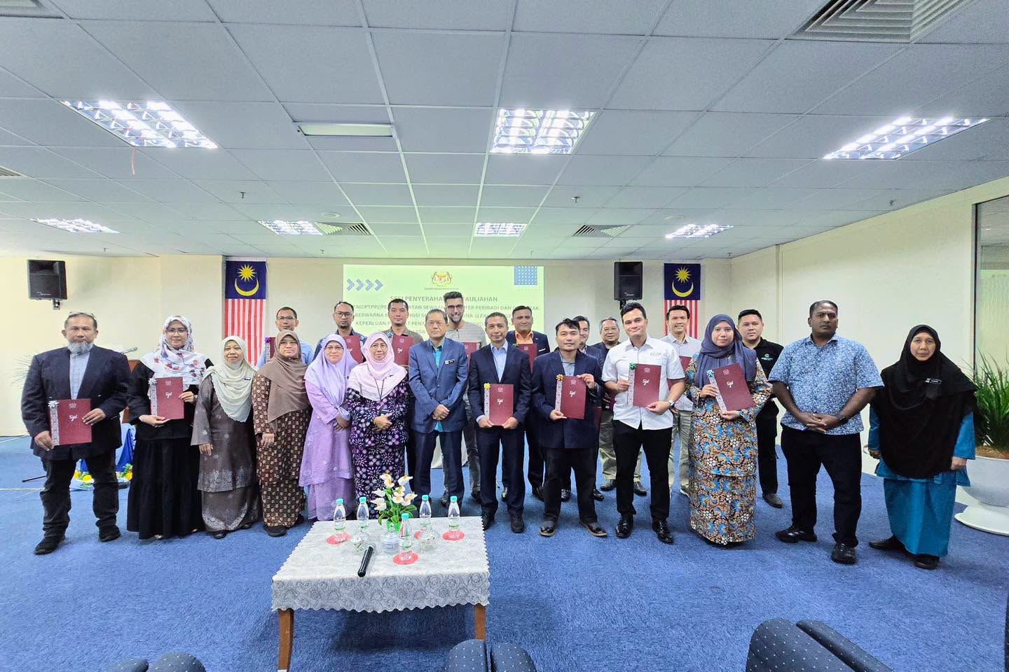 Pemerkasaan Kemudahan ICT Sekolah Di Seluruh Negara