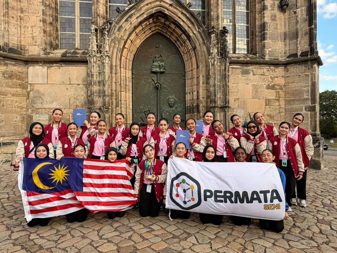 PERMATA Seni Koir Juara Keseluruhan Di Jerman!